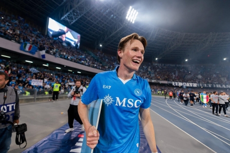 MU có tiếc không? McTominay đoạt giải cầu thủ xuất sắc nhất Serie A