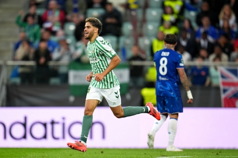 Trực tiếp Chelsea 0-1 Real Betis: Tìm kiếm bàn gỡ