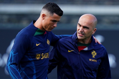 Ronaldo giải nghệ? HLV Bồ Đào Nha chính thức lên tiếng