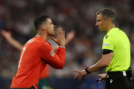 Trọng tài gây tranh cãi, bàn của Ronaldo không hợp lệ?