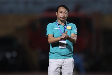CHÍNH THỨC: Lộ diện HLV xuất sắc nhất V-League 2024/25