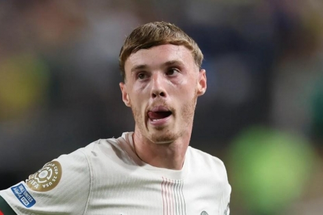 Cole Palmer 'tức điên' với 1 cầu thủ Chelsea