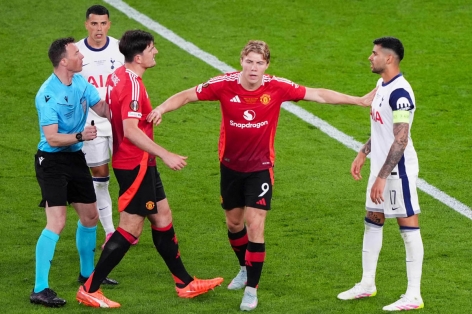 MU mất vé dự Champions League: Kỳ án không đầu!