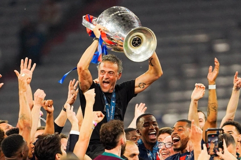 Cú ăn ba siêu vĩ đại của Luis Enrique