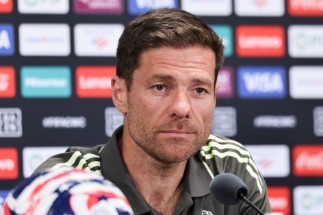 Xabi Alonso: 'Tôi không thể cược sự nghiệp của mình như Ancelotti'