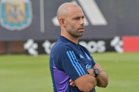 Javier Mascherano không còn muốn làm thầy Lionel Messi?