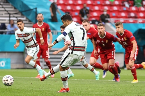 Video bàn thắng Hungary 0-3 Bồ Đào Nha: Ngày Ronaldo đi vào lịch sử