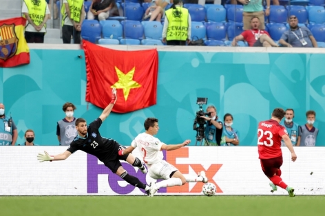 Video Tây Ban Nha 1-1 Thụy Sĩ: Hàng thủ La Roja biếu không bàn thắng cho đối phương