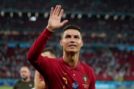 Ronaldo nhận giải thưởng cao quý tại Euro 2021