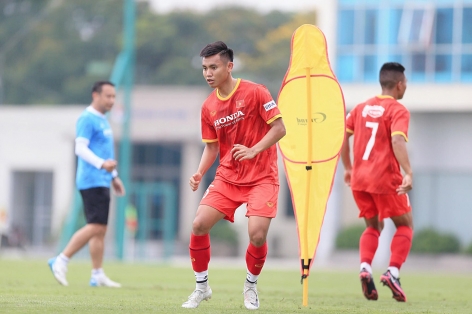Nguyễn Xuân Kiên tỏa sáng giúp đội nhà thắng cách biệt 8-0