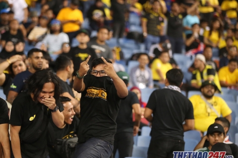 CĐV Malaysia đập vỡ tivi khi chứng kiến đội nhà thua đau ĐT Việt Nam?