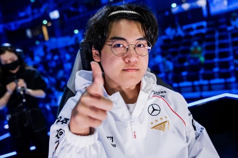 Gumayusi gửi lời chúc đặc biệt cho Faker sau Pentakill lịch sử