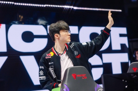 Thắng dễ BLG, T1 lập thêm kỷ lục tại MSI 2025