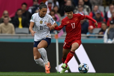 Chùm ảnh ĐT nữ Việt Nam xuất hiện ở sân chơi World Cup