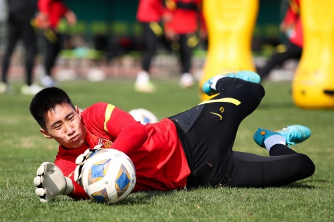 U23 Trung Quốc bất ngờ dùng cả thủ môn để làm tiền đạo