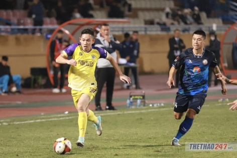 Trực tiếp Hà Nội 0-0 Bình Định: Chủ nhà ép sân