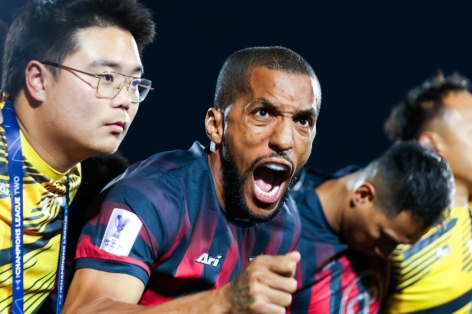 Đội trưởng Bangkok United ấn tượng với Xuân Son, Hendrio