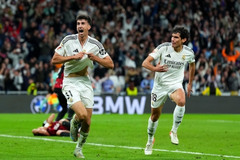 Thắng vất vả, Real suýt để Barca vô địch sớm La Liga
