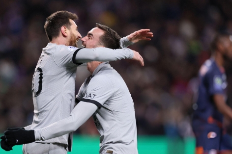 Ronaldo hay Messi? Tiền vệ xuất sắc bậc nhất chọn ra ai vĩ đại hơn