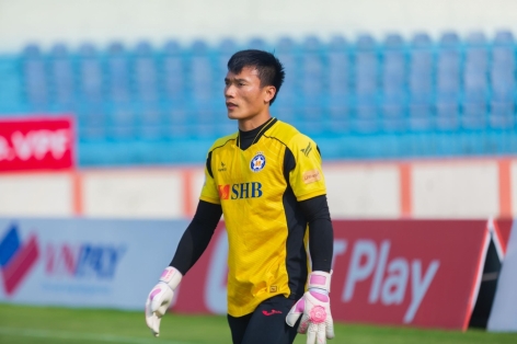 Bùi Tiến Dũng tự tin đấu Công Phượng trận play-off, sẵn sàng bắt pen