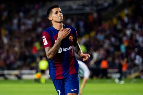 Barca đón hậu vệ từng xuất sắc nhất thế giới trở lại
