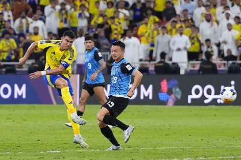 Đội bóng đánh bại Ronaldo đến Việt Nam đá giao hữu