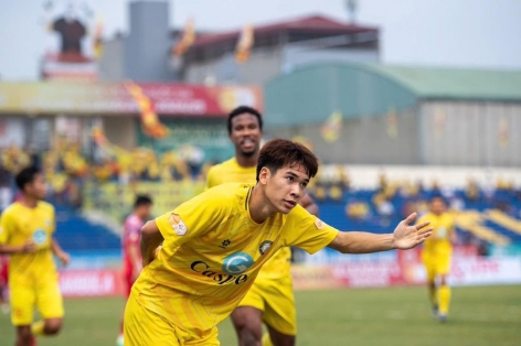 Sao trẻ hay nhất V-League nói gì khi bất ngờ trở lại U23 Việt Nam?