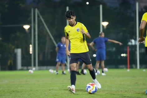Tiền vệ Thái Lan chỉ thẳng mục tiêu duy nhất tại U23 Đông Nam Á