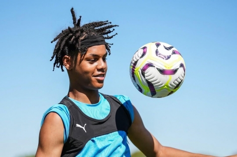 MU chiêu mộ thất bại tiền vệ tài năng bậc nhất Man City