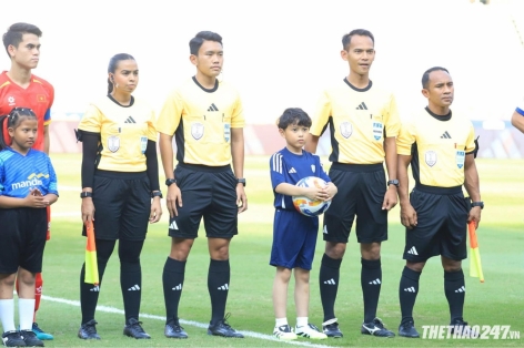 Trọng tài mắc sai lầm sơ đẳng trận U23 Việt Nam vs U23 Philippines