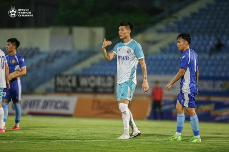 Thử việc thành công tại V-League, cầu thủ Hàn Quốc bật khóc