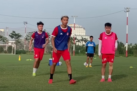 Rời CLB hàng đầu V-League, cầu thủ Việt kiều Trung Quốc có bến đỗ bất ngờ