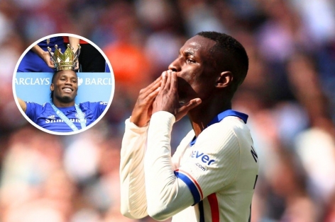 Jackson đi vào lịch sử, tiệm cận kỷ lục của Drogba