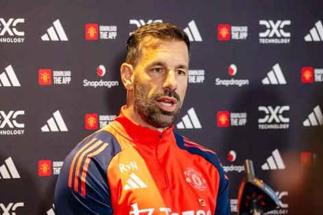 Van Nistelrooy chính thức chốt tương lai tại Man Utd