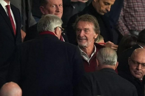 Jim Ratcliffe bị tố đang xé nát Man Utd