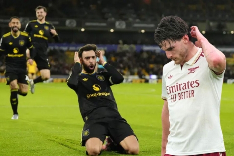 Vòng 15 Ngoại Hạng Anh: Đội đầu bảng ngã ngựa, top 4 thay đổi lớn