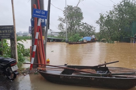 75 tuyến phố Hà Nội có thể ngập trong 3 giờ tới, tập trung quận Hoàn Kiếm và Thanh Xuân