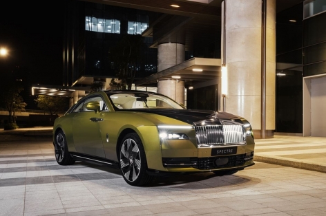 Rolls-Royce tập trung vào xe điện, lựa chọn con đường không hệ truyền động hybrid