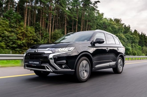 Mitsubishi Outlander 2021 rao bán hấp dẫn sau 3 năm lăn bánh