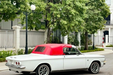 Huyền thoại của thập niên 60 Chevrolet Corvair Convertible 1962 rao bán với mức giá đáng chú ý