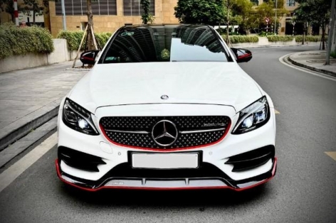 Mercedes-Benz C300 AMG 2016 độ C63 đang được rao bán hấp dẫn trên sàn xe cũ