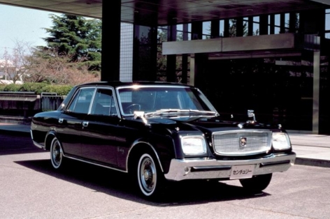 Toyota Century - Bí mật của biểu tượng xe sang quyền lực Nhật Bản