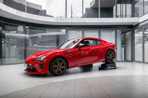 Cường “đô-la” chia sẻ trải nghiệm độc đáo sau tay lái Toyota 86: “Chiếc xe cho tôi cảm xúc khác biệt”