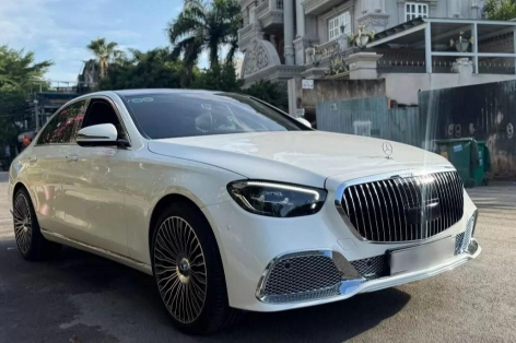 Mercedes E-Class độ thành Maybach S-Class với chi phí chỉ vài chục triệu đồng