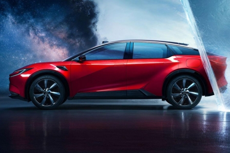 Toyota bZ5: 'Con Át chủ bài' của hãng xe Nhật thách thức Tesla Model Y