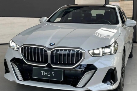 BMW 5 Series 2025: Cú “nổ lớn” mở màn cuộc đua sedan hạng sang tại Việt Nam