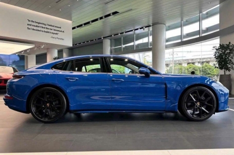 Porsche Panamera 2025 rao bán hơn 8 tỷ tại Việt Nam: Cơ hội “săn hàng độc” hay chiêu thổi giá?