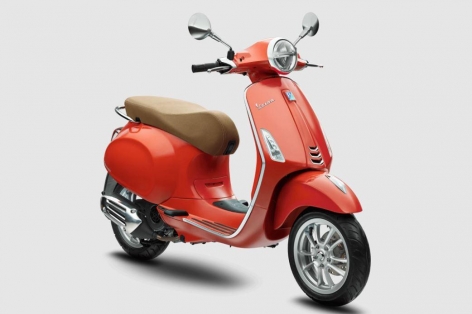 Bảng giá xe máy Vespa tháng 7/2025: Primavera, Sprint, GTS có gì mới?