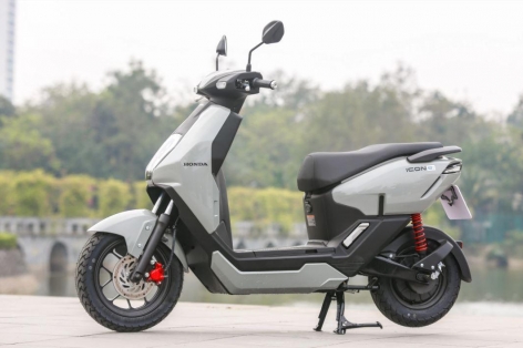 Doanh nghiệp xe máy đẩy nhanh chuyển đổi trước lộ trình cấm xe xăng tại Hà Nội