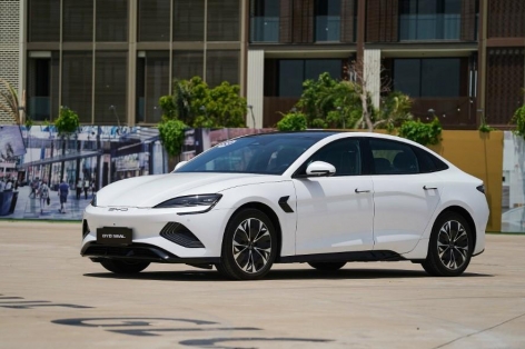 Sedan “hết thời” tại Việt Nam nhưng vẫn là biểu tượng đẳng cấp ở thị trường này